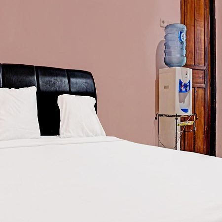 Oyo 91416 Puri 88 Homestay Kupang  Buitenkant foto