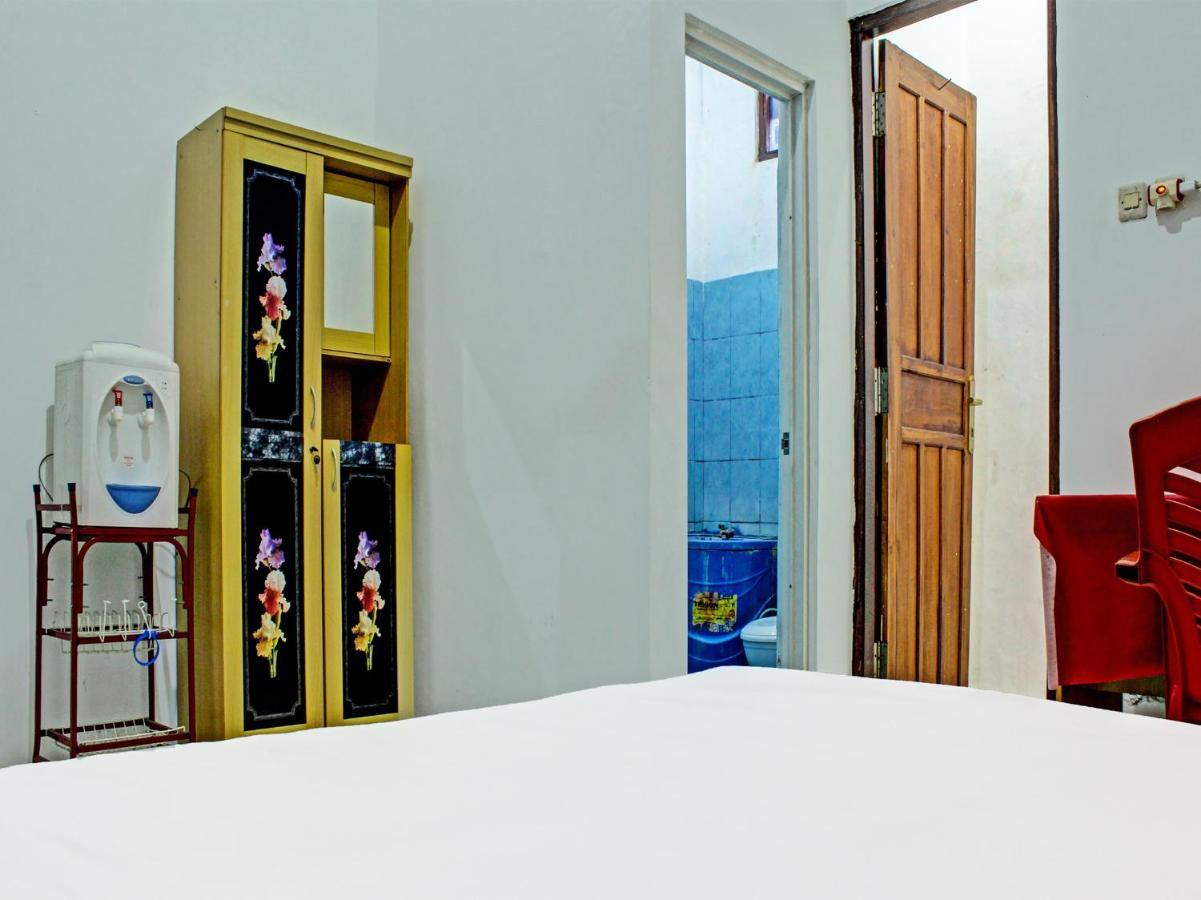 Oyo 91416 Puri 88 Homestay Kupang  Buitenkant foto