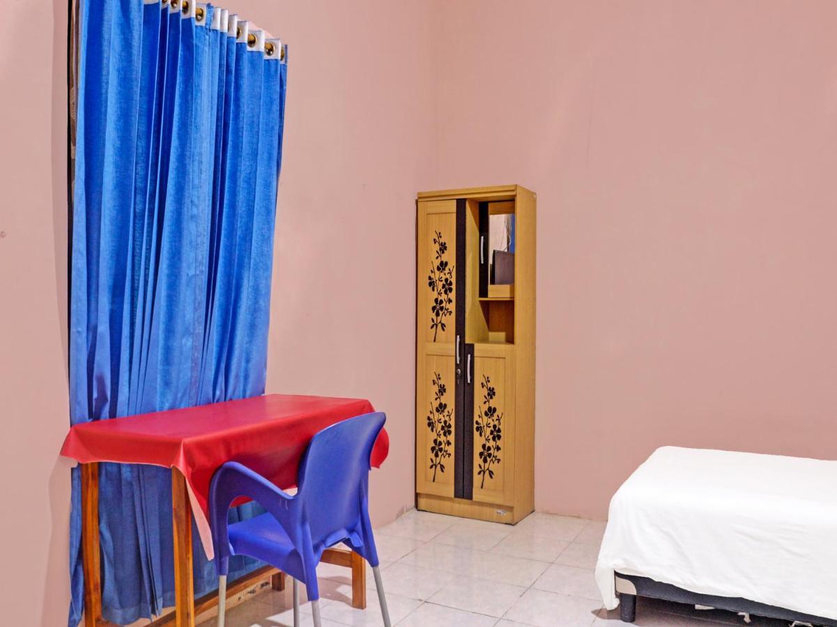 Oyo 91416 Puri 88 Homestay Kupang  Buitenkant foto
