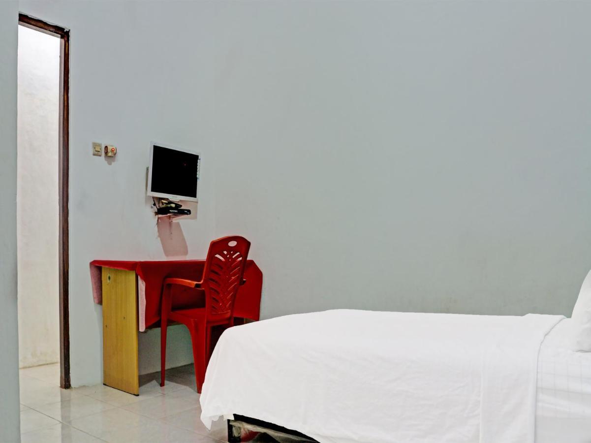 Oyo 91416 Puri 88 Homestay Kupang  Buitenkant foto
